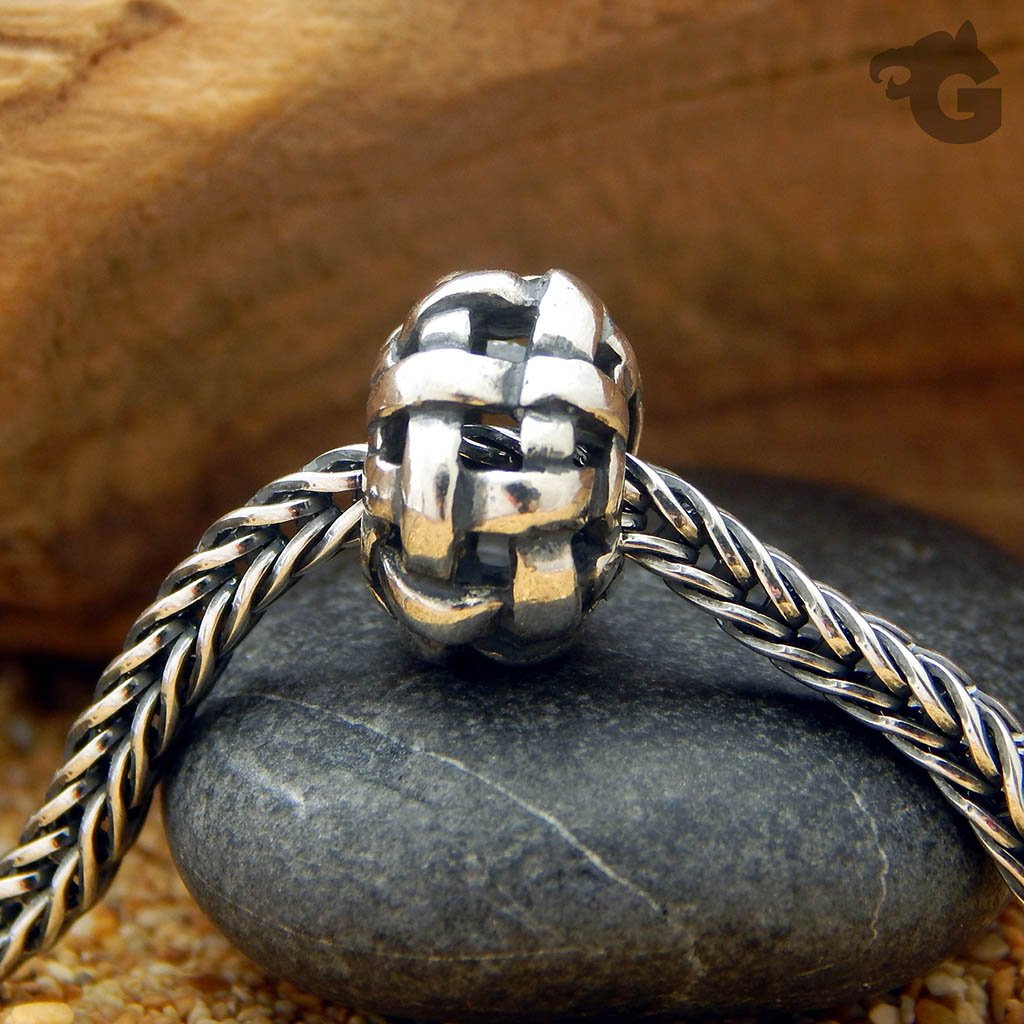 Basket universal bead