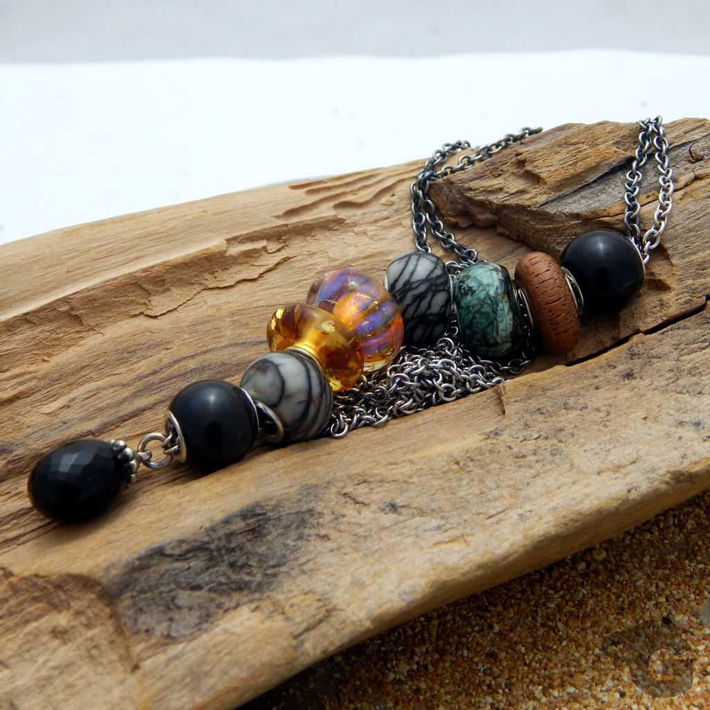 greige-grey black lines abstract picasso jasper bead smooth natural glermes