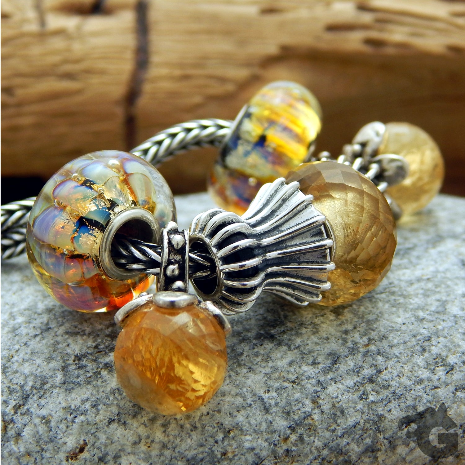 Gold glass bead handmade big core - Glermes.com