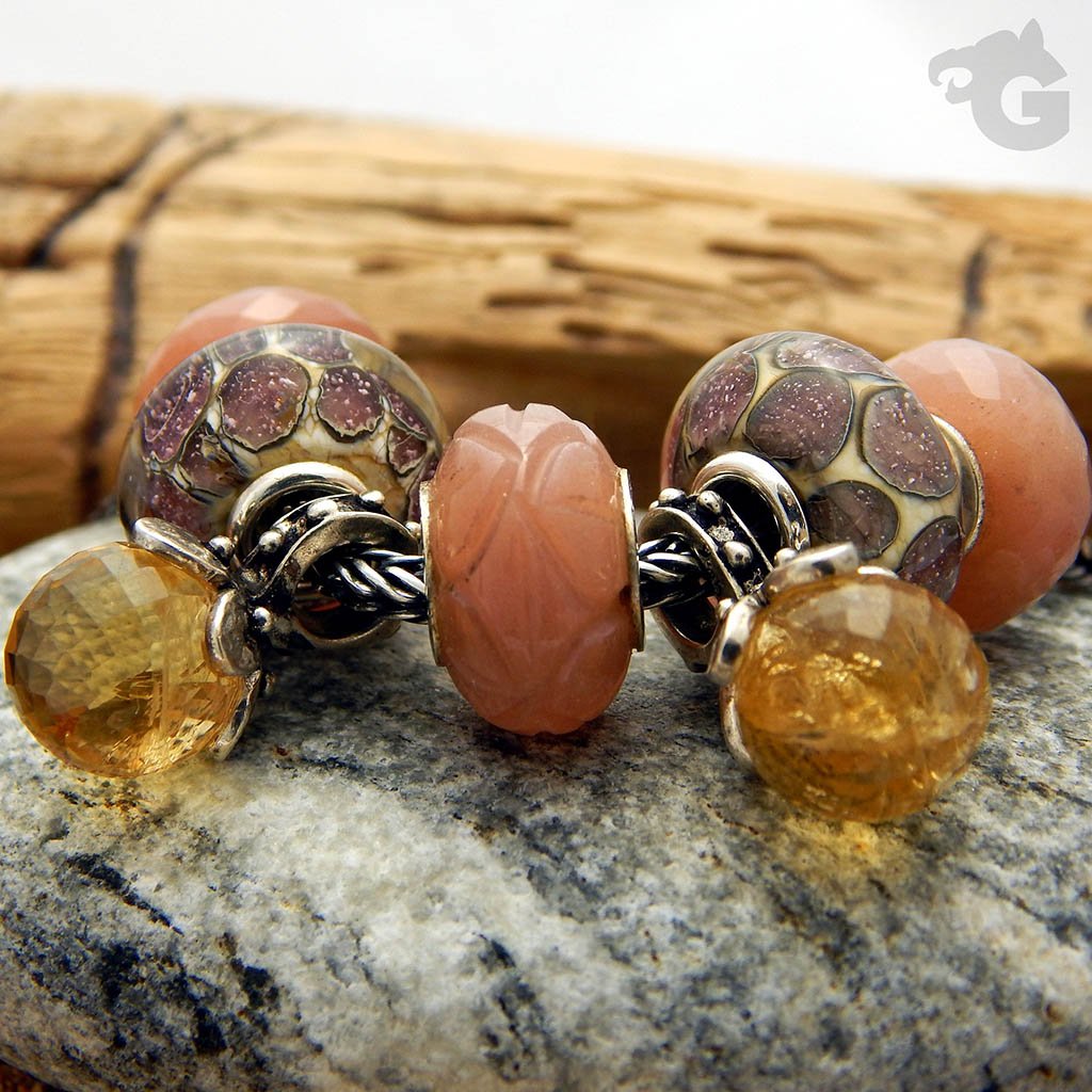 Droplets glass bead charm