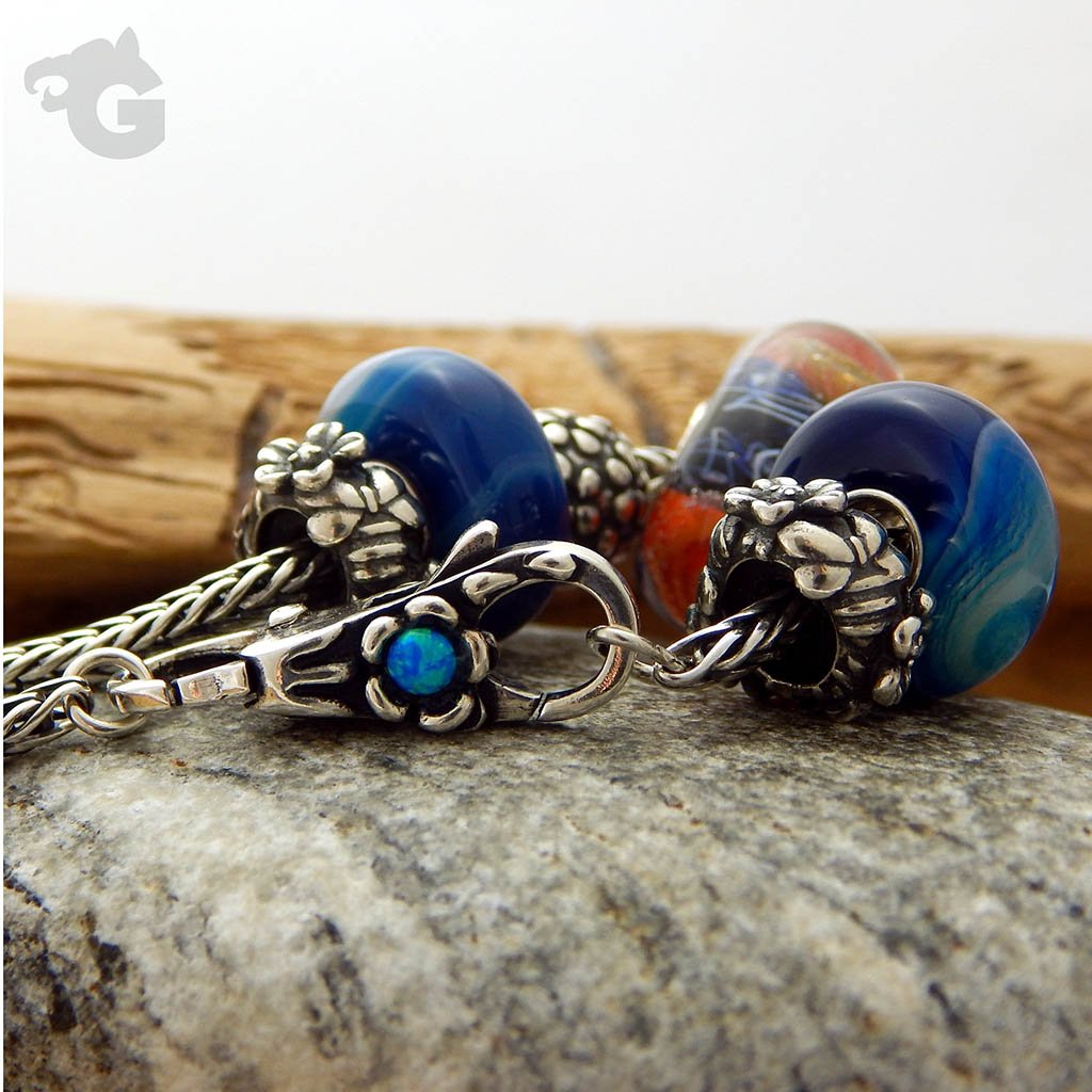 Clasp Flashy Flower Blue Light