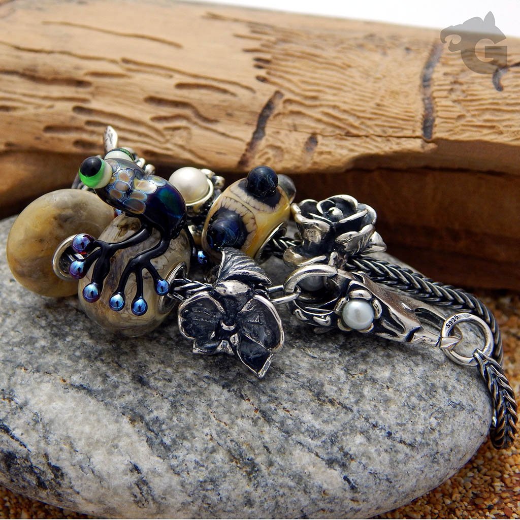 Double Lobster clasp Flashy Flower Pearl