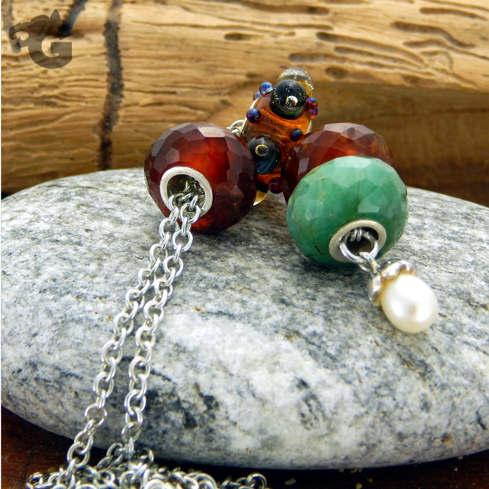 Lockless chain necklace glass beads gemstones silver charms - Glermes