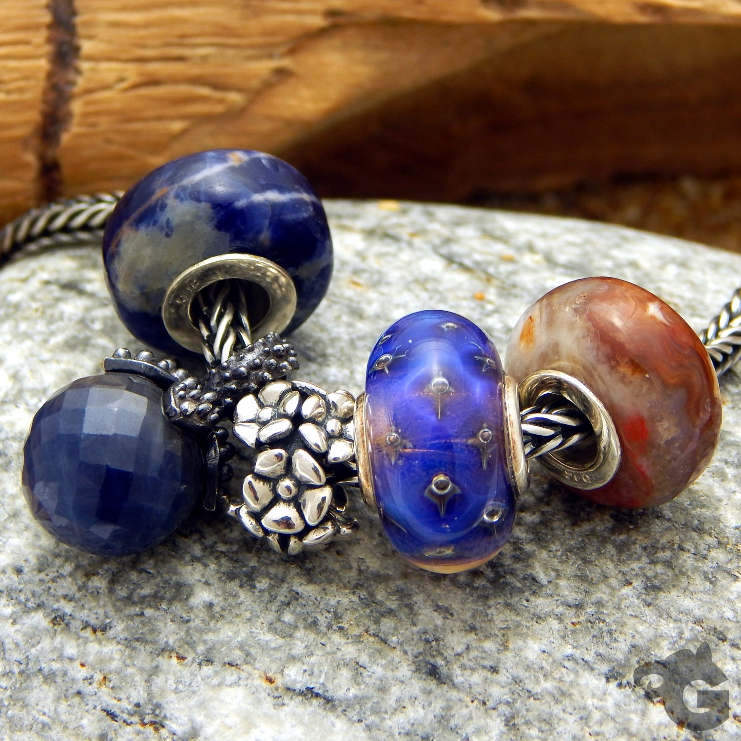 Natural Sapphire 'Raindrop Bubbles' pendant