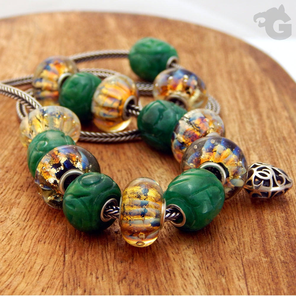 Burmese Jade necklace carved beads small core - Glermes.com