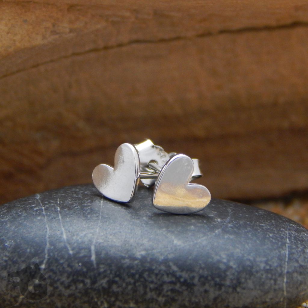 tiny heart stud earrings silver
