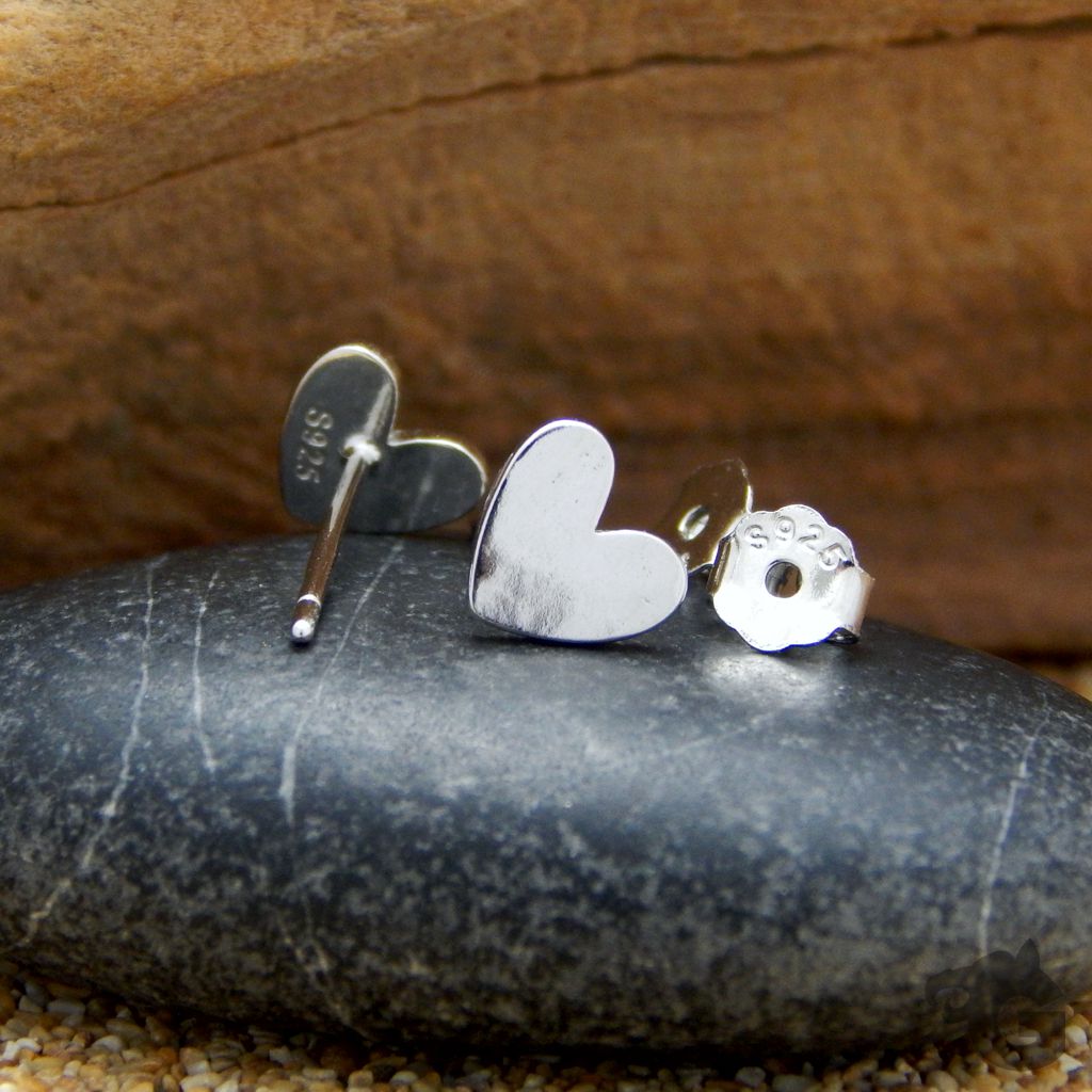 heart stud earrings
