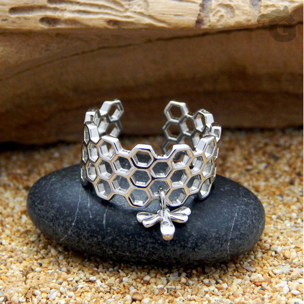 insect jewelry ring bees glermes.com