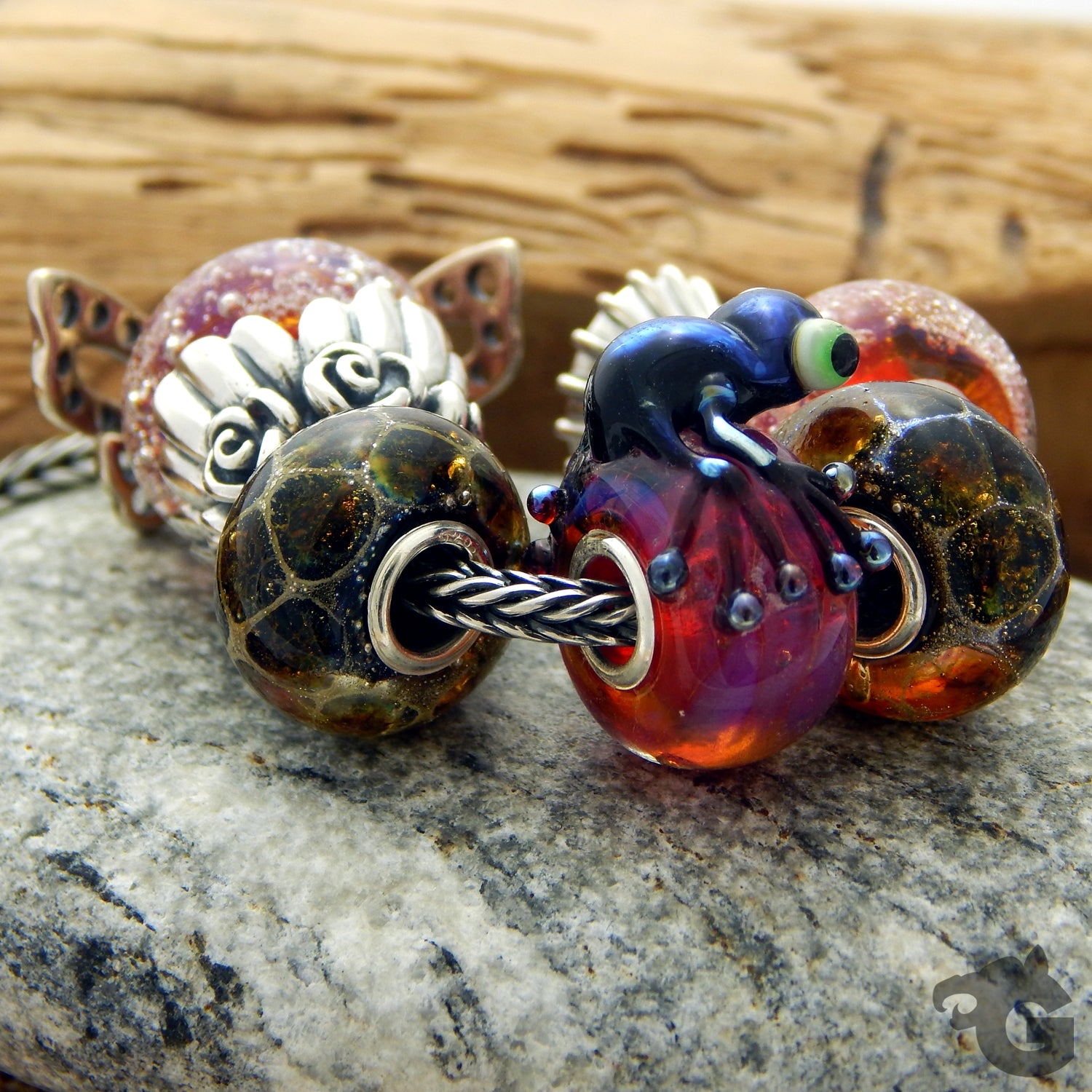 Frog glass charm jewelry bracelet bead artisan handmade 925 Sterling silver core neon silverglass - Glermes.com