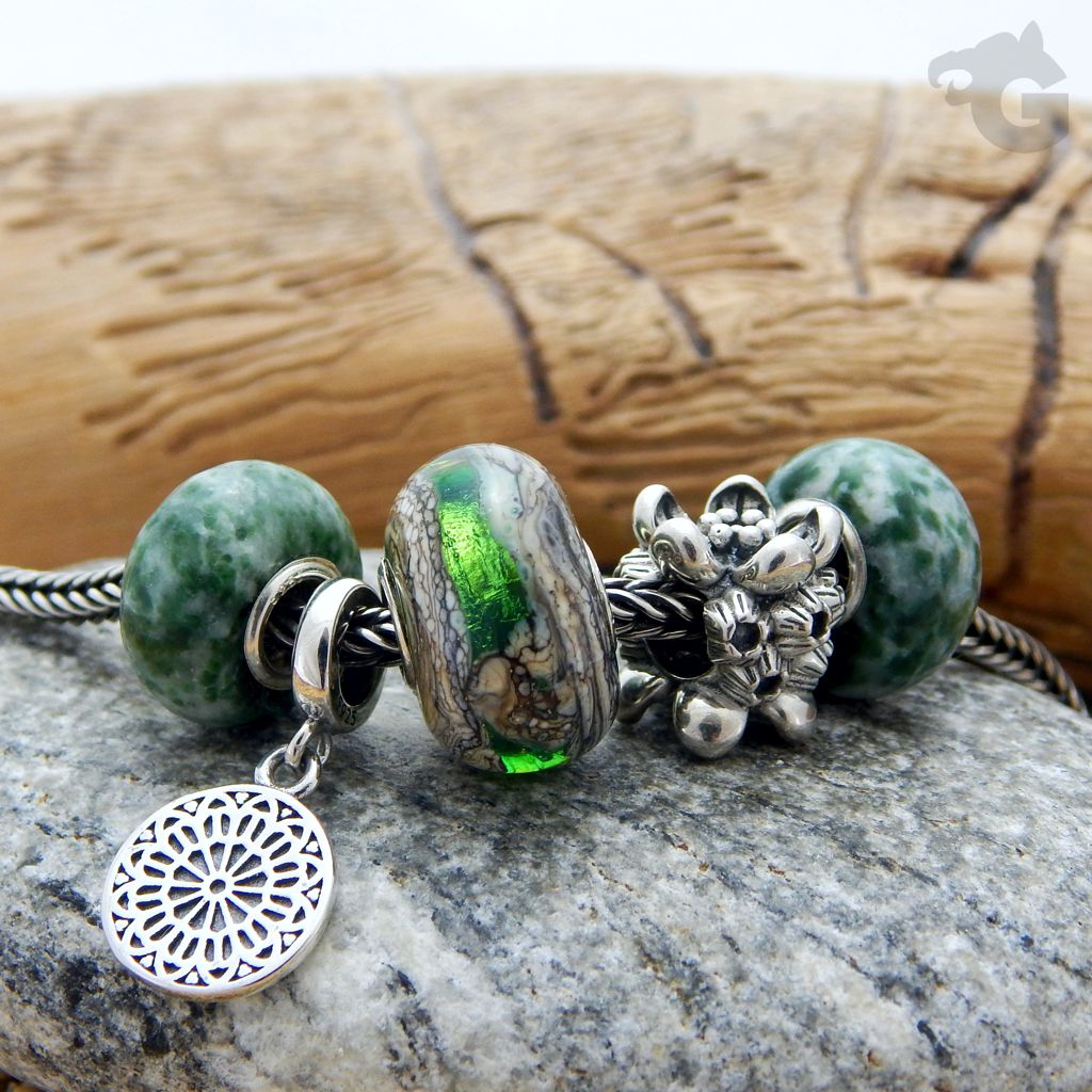 green jade spotted bead