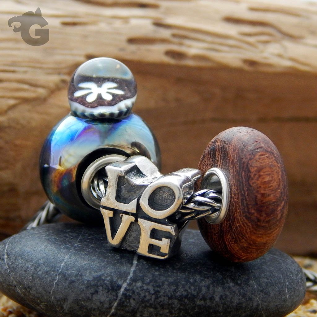 Natural Wood Dark bead