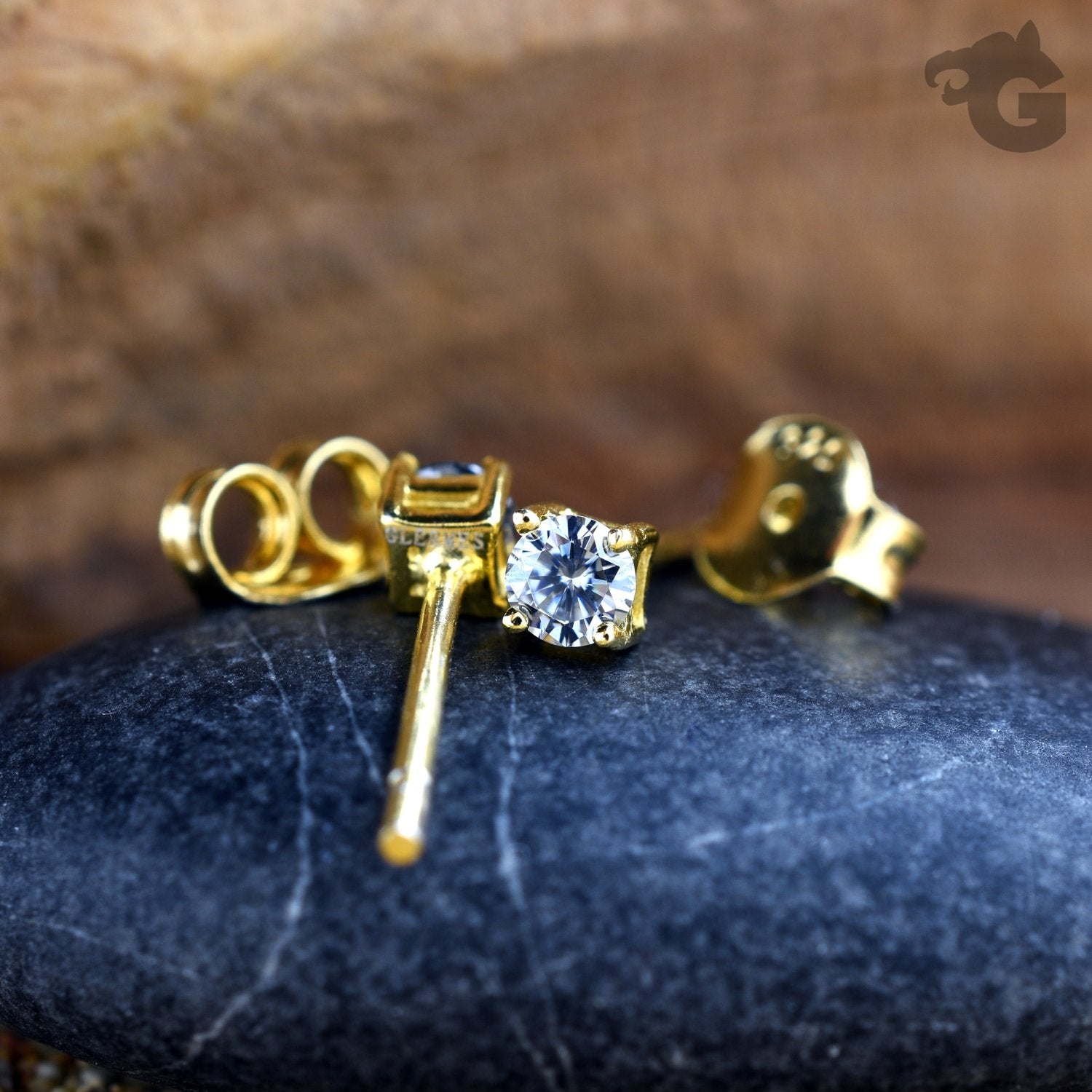 Moissanite stud earrings grey gold yellow 18K 3mm - Glermes.com