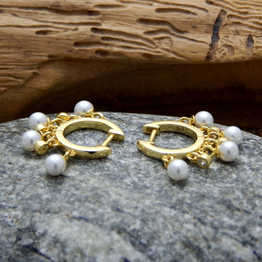 Twinkle Pearly Huggies Hoops