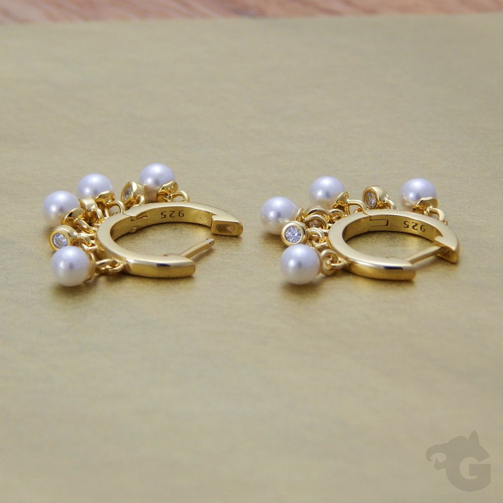 Twinkle Pearly Huggies Hoops