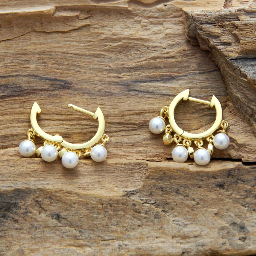 Twinkle Pearly Huggies Hoops