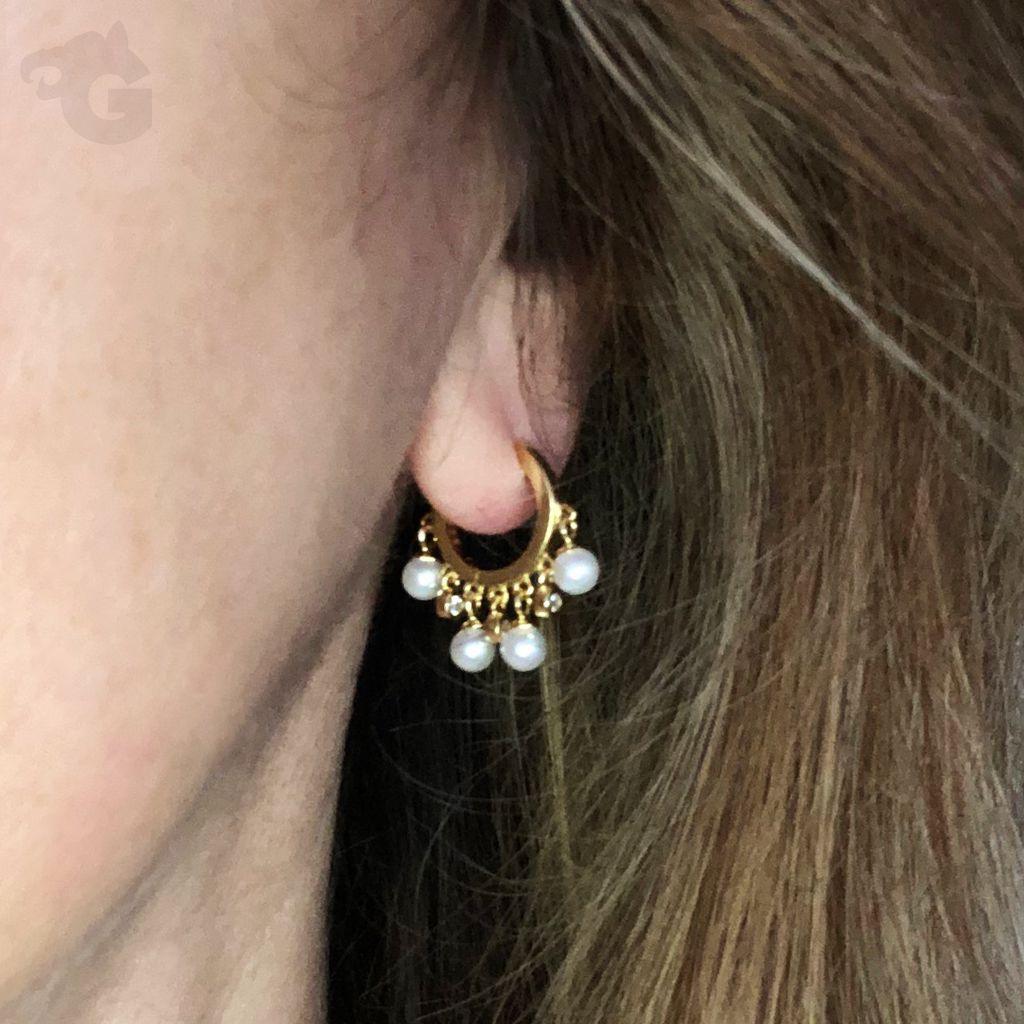 Twinkle Pearly Huggies Hoops