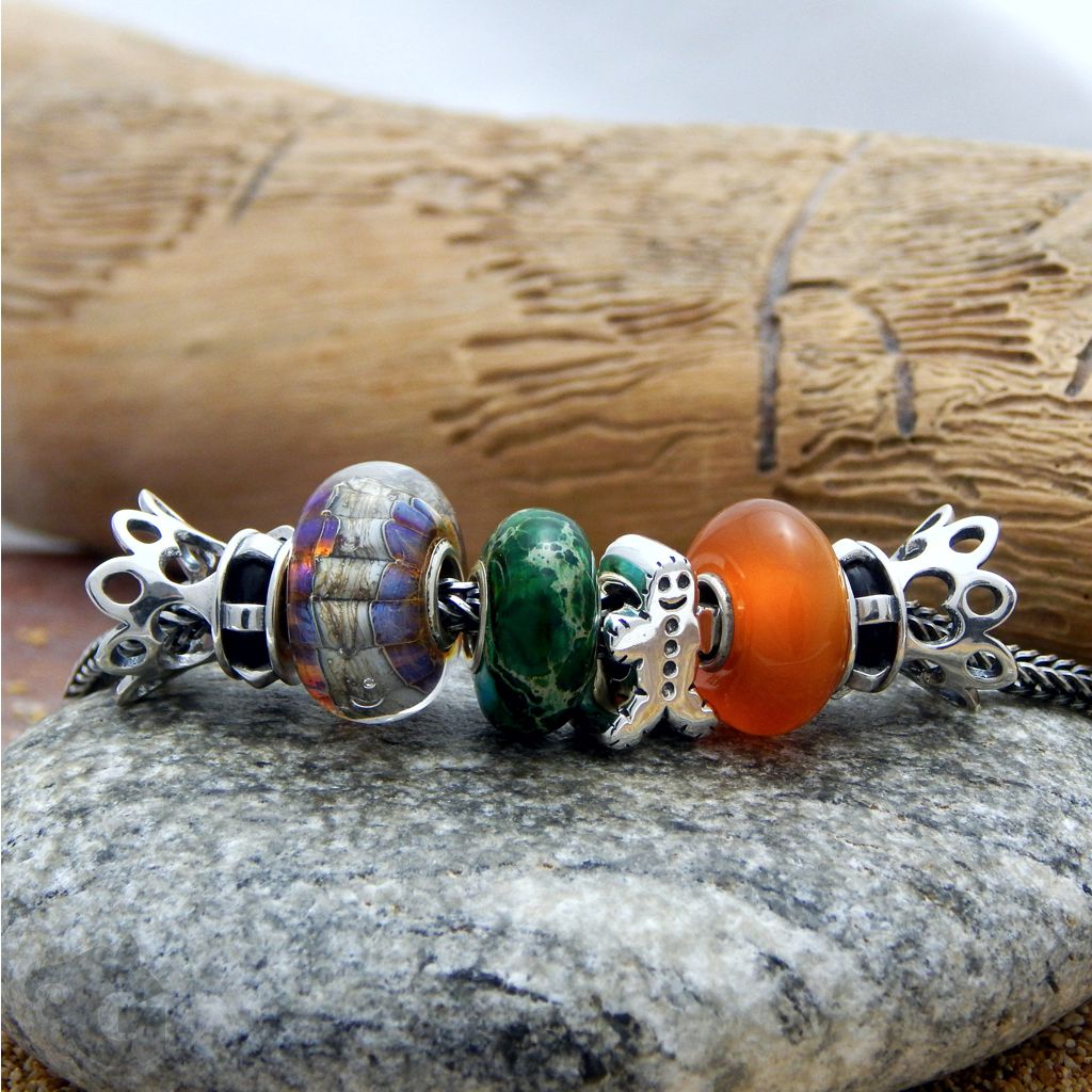 Queen of Hearts bracelet stopper