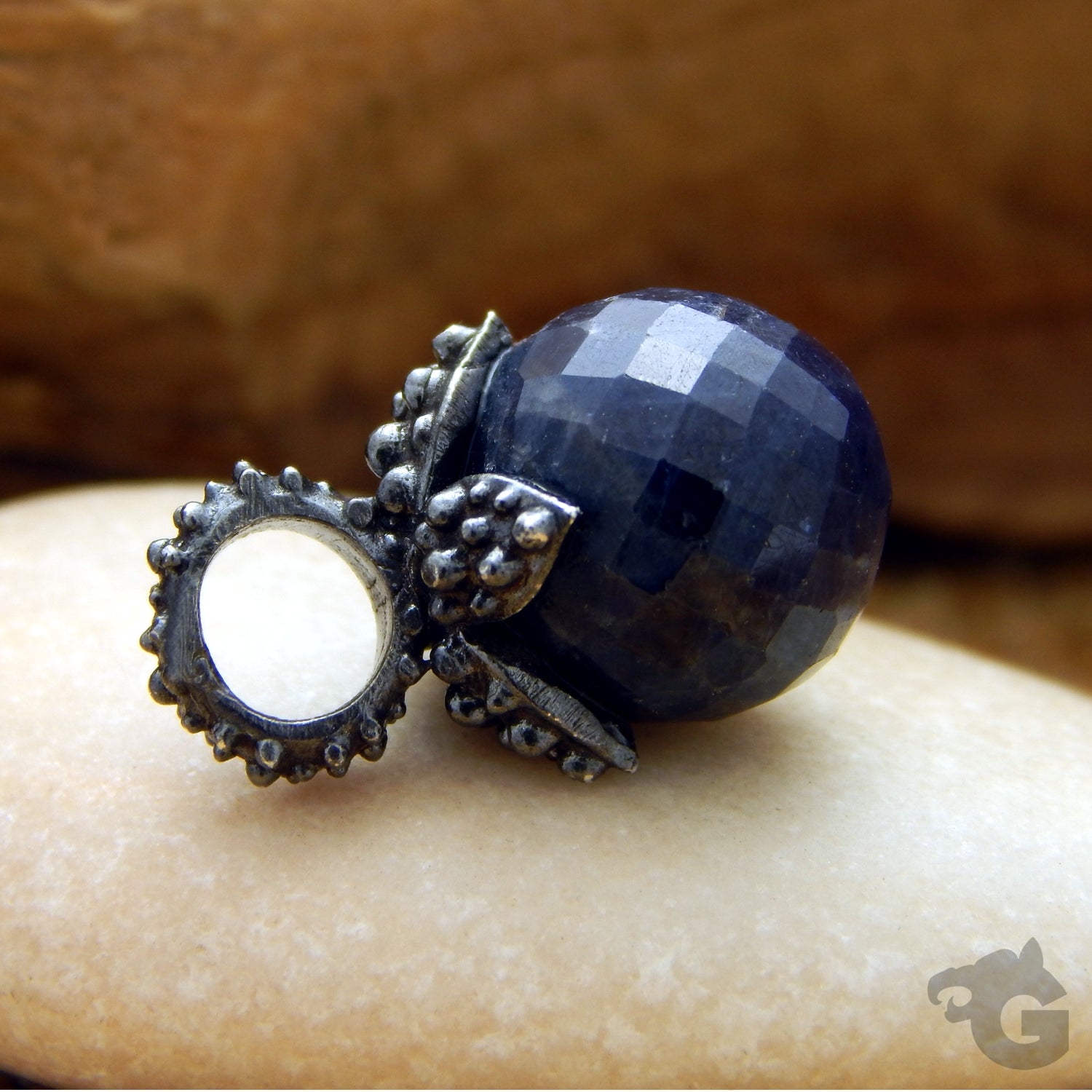 Natural Sapphire 'Raindrop Bubbles' pendant