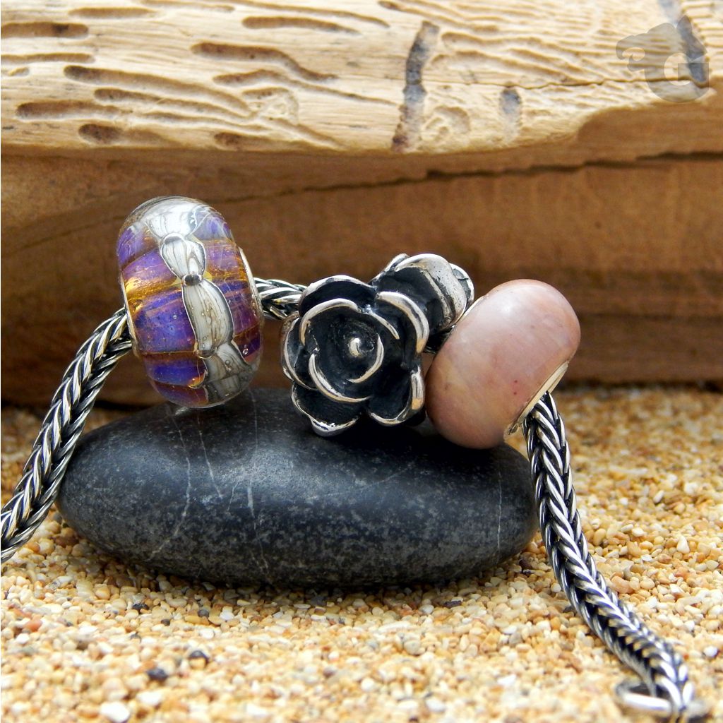 Rhodonite gemstone bead