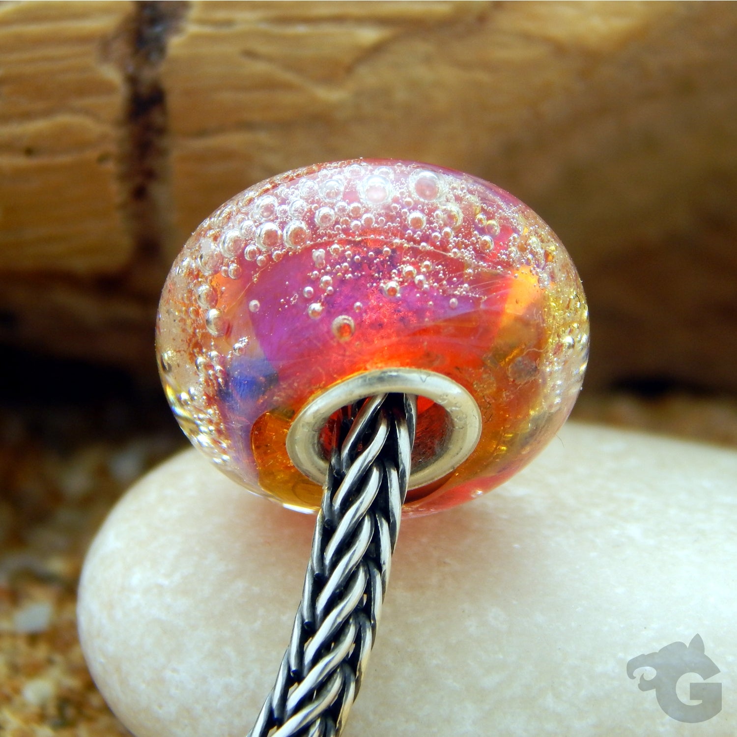 Red Neon Bubbles glass lampwork bead - Glermes.com