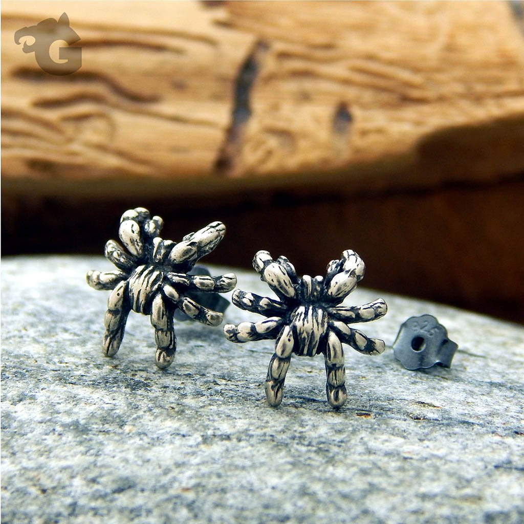 'Tarantula Fear Me Not' stud earrings