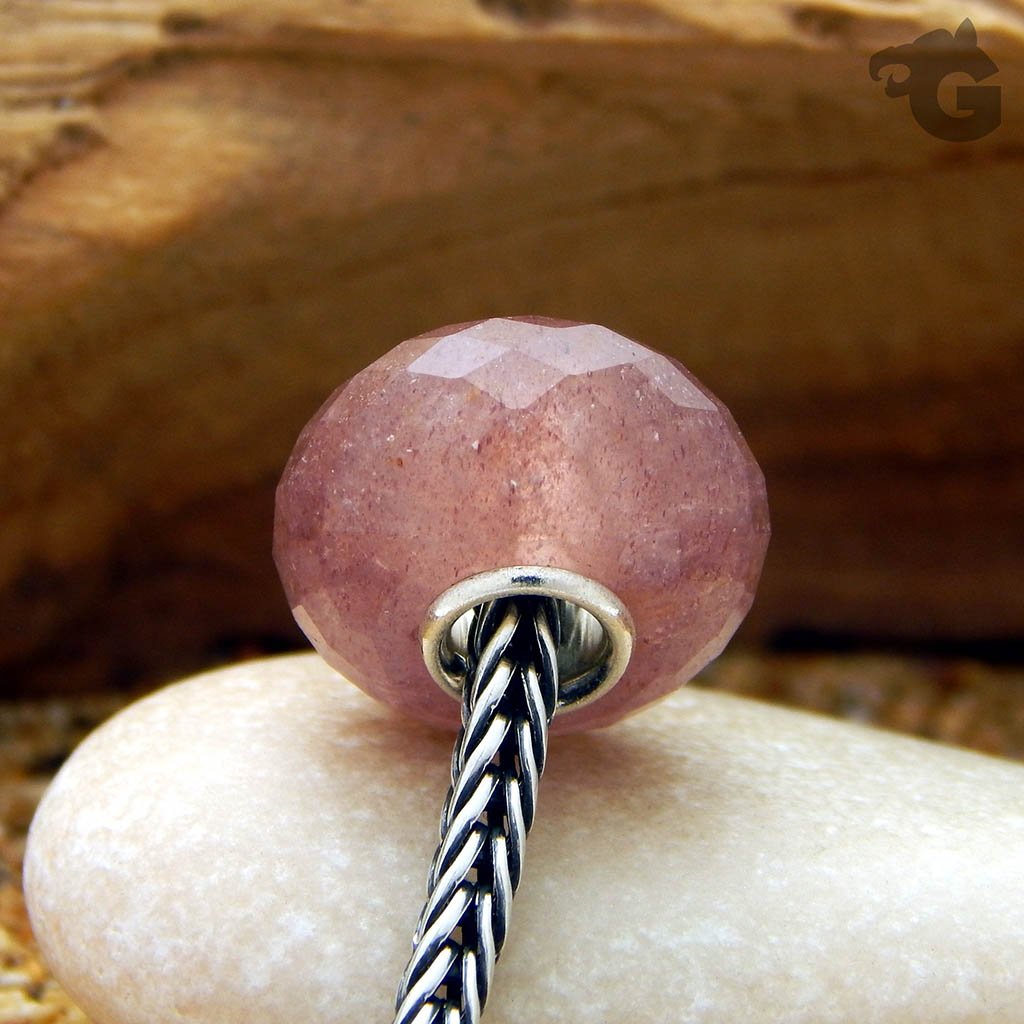 Strawberry Quartz gemstone bead