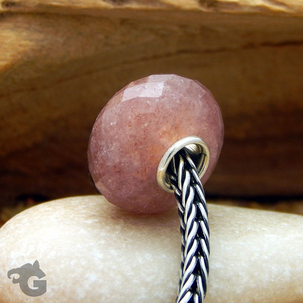 Strawberry Quartz gemstone bead