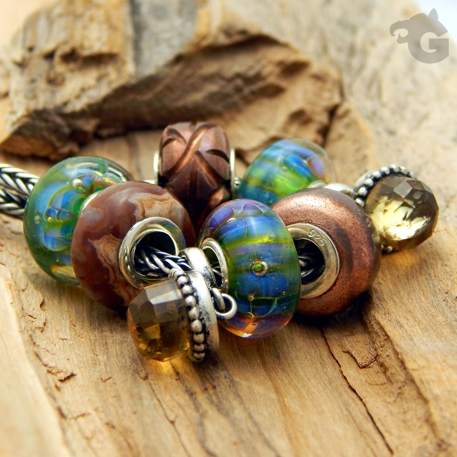 Neon glass bead - Glermes.com