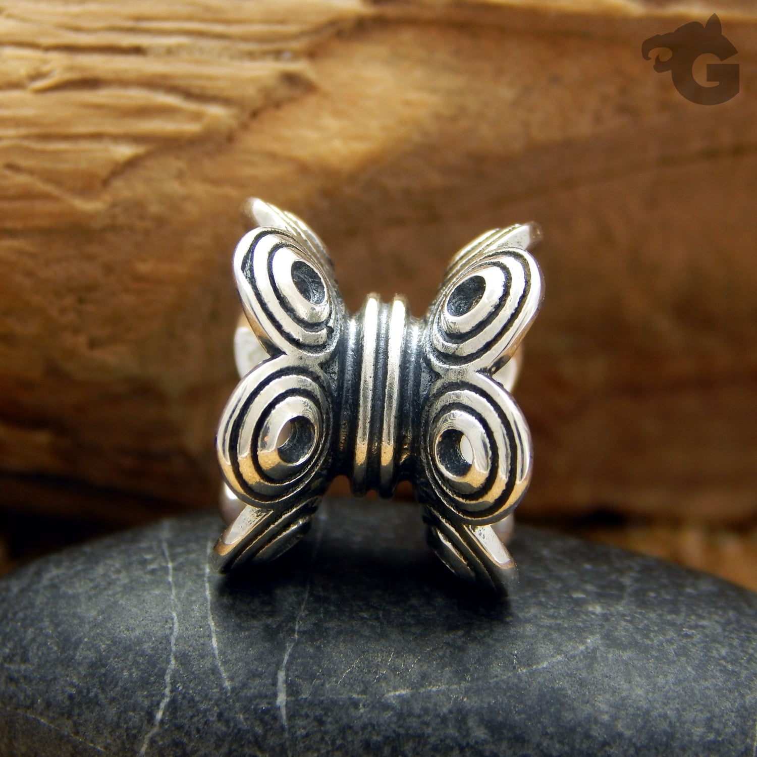 Butterfly bracelet charm eye catchy silver oxidized foxtail chain - Glermes.com