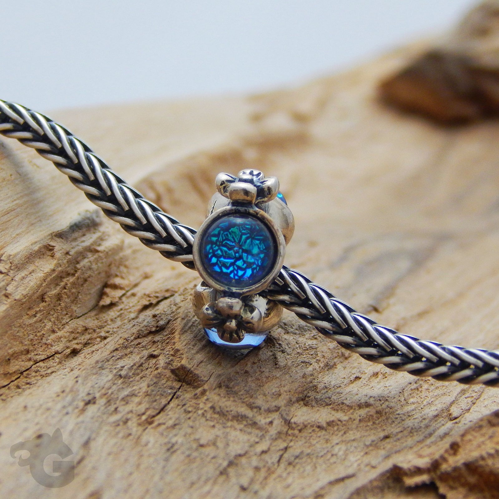 Dichroic glass bead silver triple oxidized silver 