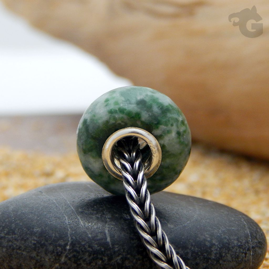 green dot stone bead bracelet smooth matt