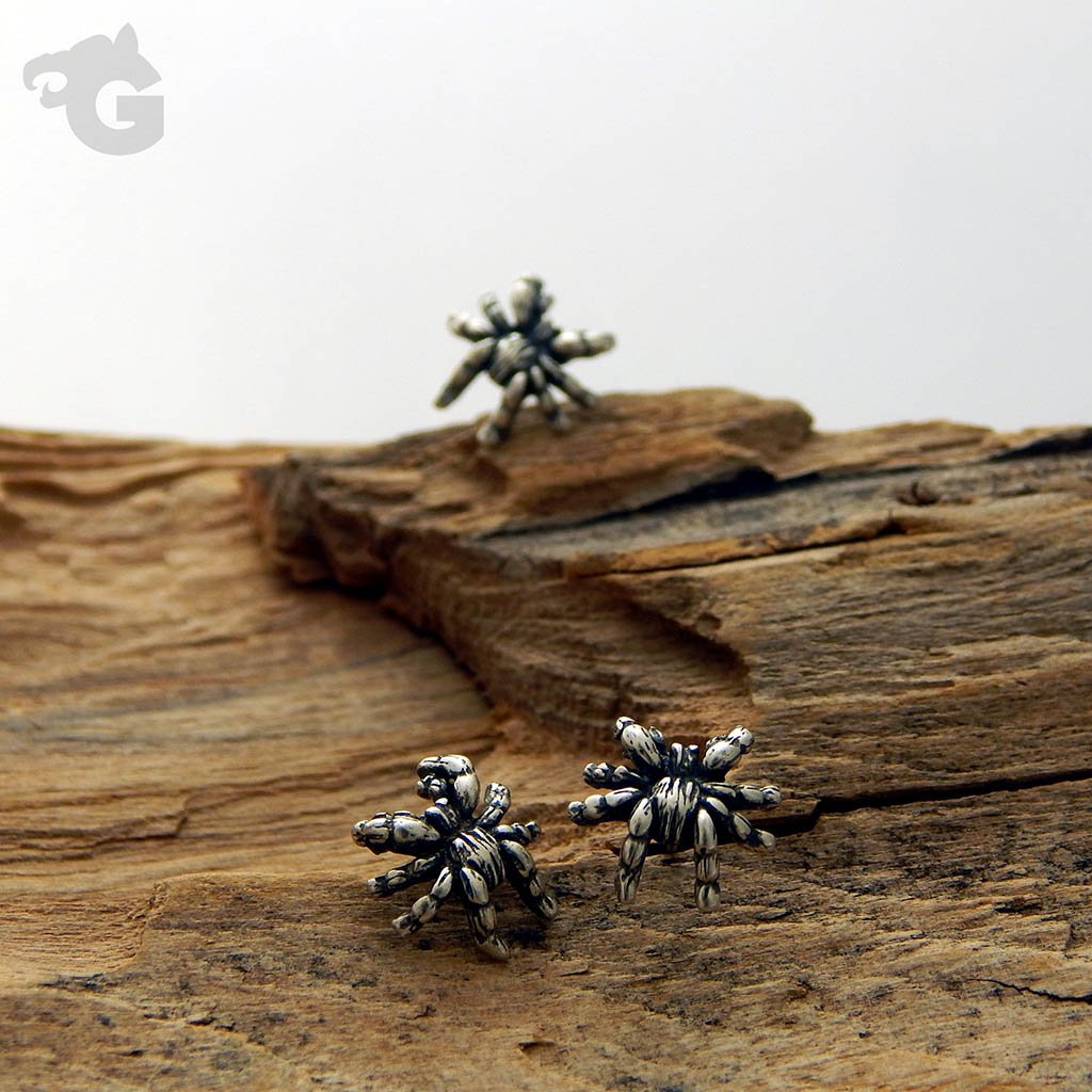 'Tarantula Fear Me Not' stud earrings